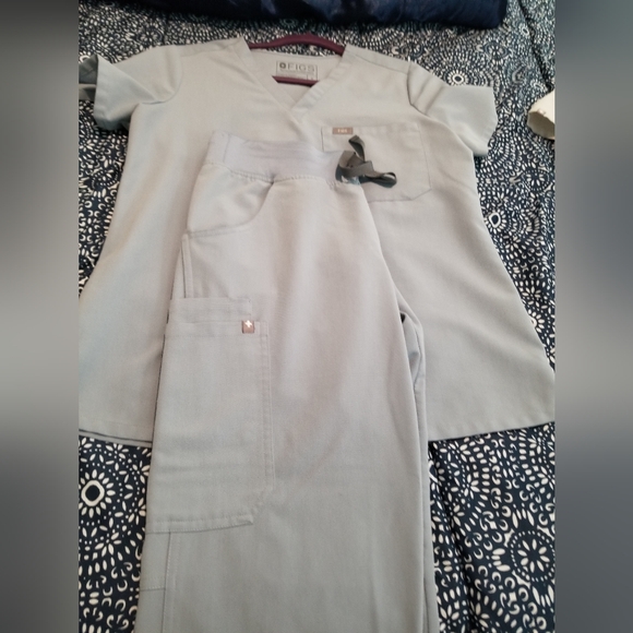 Figs Scrub Set - Picture 4 of 4